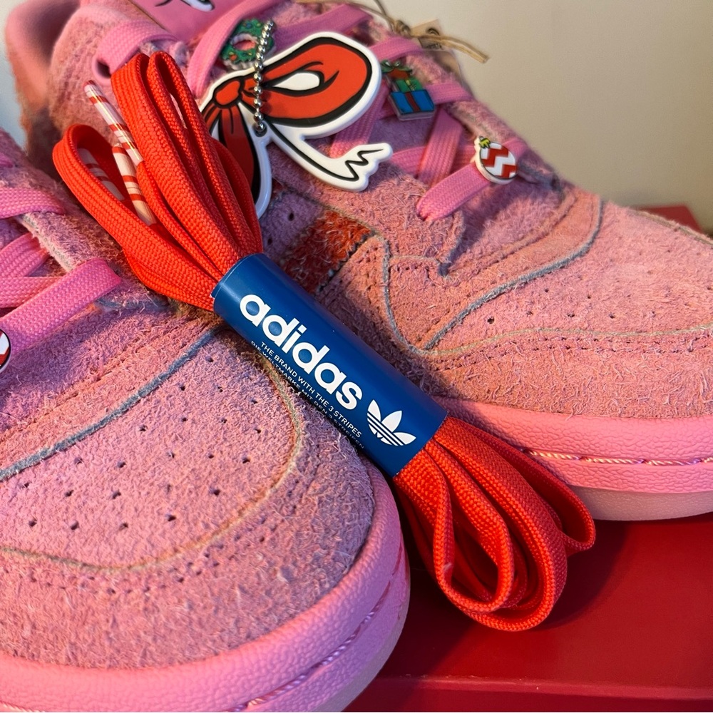 Adidas Women’s Forum Low Cindy Lou Who Shoes - Picture 6 of 9